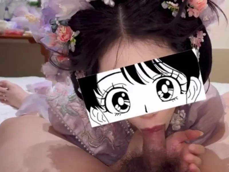 Gái xinh trong bộ đồ con chim nhỏ liếm chim cực đã